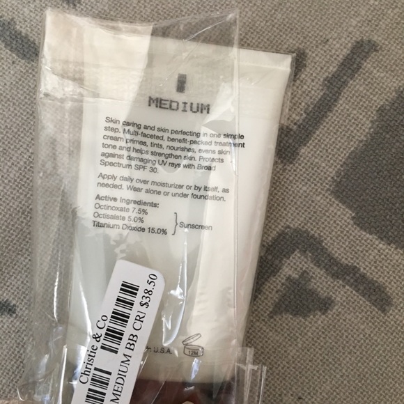 BB Cream SPF 30 - Picture 2 of 2